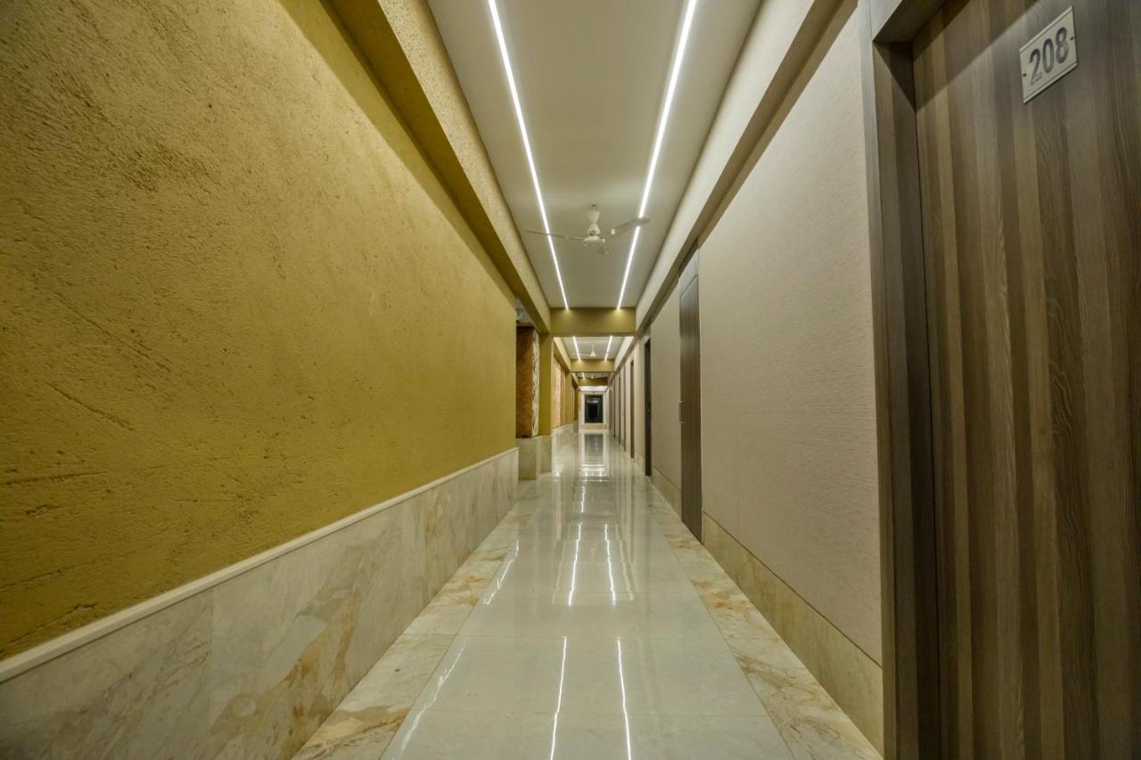 The Thane Club エクステリア 写真